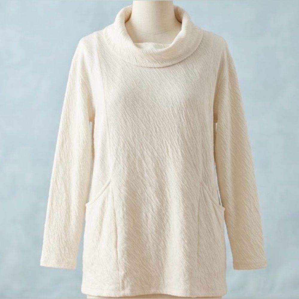 J GILLS STYLISH & COZY CREAM COLOR TUNIC . LONG SLEEVE. RIBBED TEXTURE.SIZE S